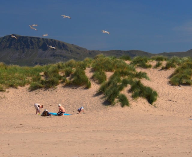 Heatwave set to hit west Wales this weekend
