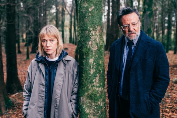 Cleddau yw cyfres fwyaf poblogaidd erioed gan S4C ar yr iPlayer