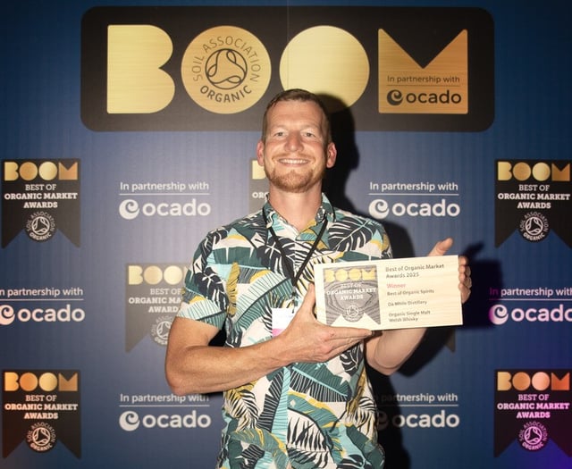 Ceredigion Whisky beats Scotch to win prestigious award
