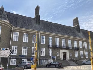 Hundreds of homes lying unoccupied, councillors told