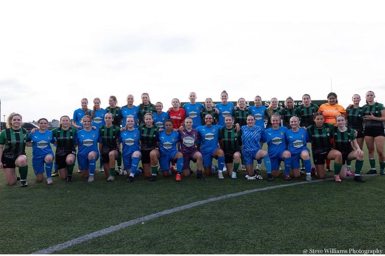 The Aberystwyth Town Women and Notts County players line up
