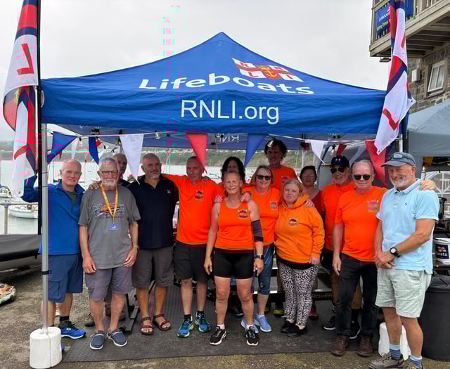 New Quay event raises £2,000 for RNLI