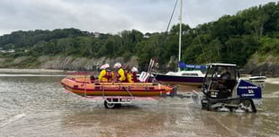 New Quay RNLI rescues stranded pair