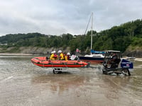 New Quay RNLI rescues stranded pair