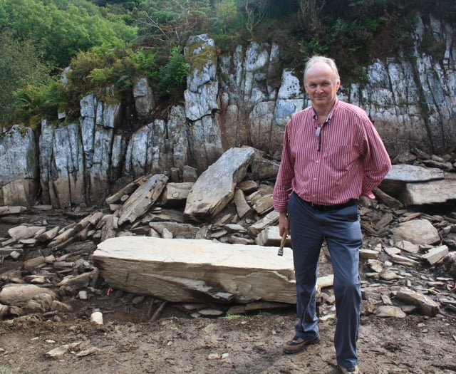 Humans not glaciers moved bluestones from Wales to Stonehenge