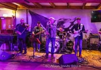 Join Live Music Fridays in Tywyn!