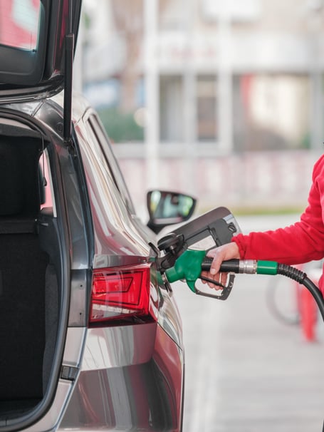 Filling car with petrol