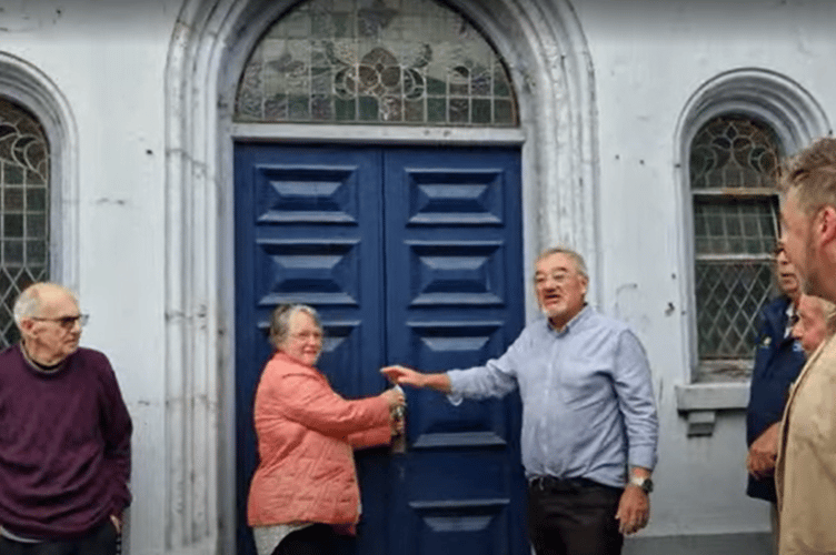 The doors of the chapel were reopened by the minister who undertook the final service at the chapel, Rev. Llinos Mai Gordon