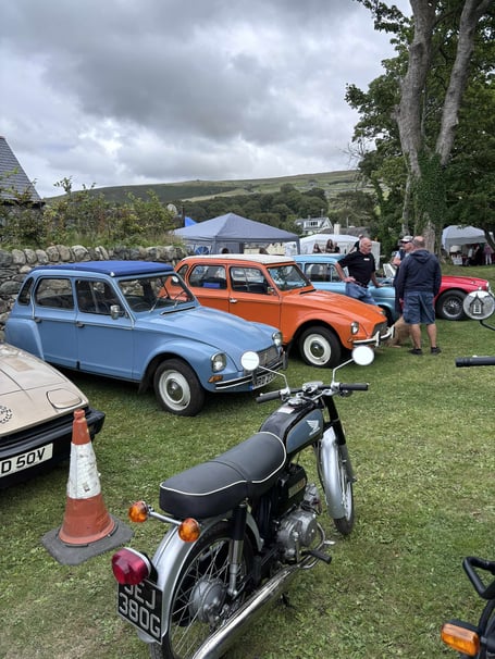 The Annual Village Fete and Dog Show in Llwyngwril included a display of classic cars