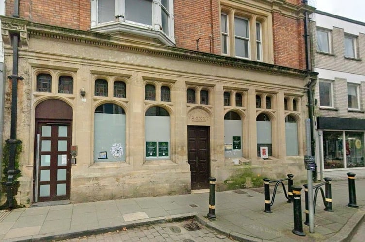 Cardigan’s former Lloyds TSB Bank 