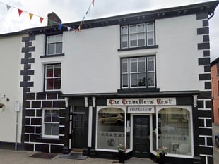 Travel agent plans for Llanidloes cafe given go-ahead