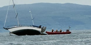 Abersoch RNLI rescues two people and a dog after yacht runs aground