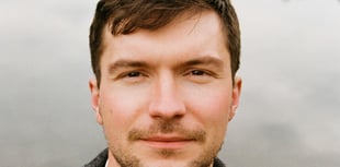 Tri yn dod i’r brig wrth dderbyn ysgoloriaeth goffa Saunders Lewis