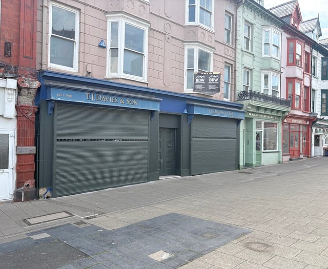 Plans to turn empty Aberystwyth shop into café rejected