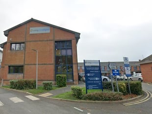 'Angry' lecturer who called students 'd**kheads' struck off