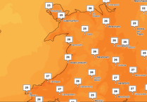 Heatwave: Mid Wales residents have bottled water delivered due to burst water pipe