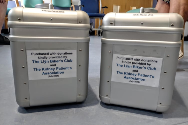 Beicwyr Llyn Bikers Motorbike Club present vital equipment to hospital staff