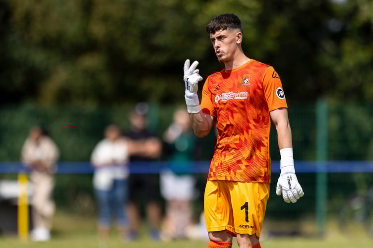 LLANTWIT MAJOR, WALES - 26TH JULY 2025: 
Aberystwyth goalkeeper Reece Thompson in action.
Llantwit Major v Aberystwyth Town in the JD Cymru South at Windmill Lane on the 26th July 2025. (Pic by Lewis Mitchell/FAW)