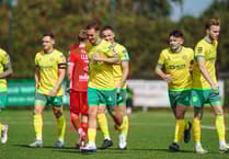 Caernarfon stuns Llanelli with 6-1 win