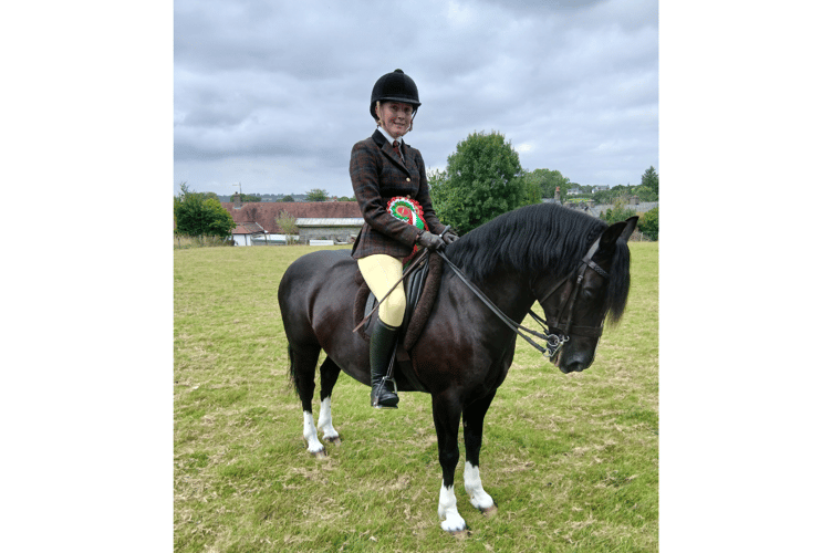 Ridden Champion Ela Isaac