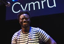Glastonbury winner to debut with orchestra in Criccieth