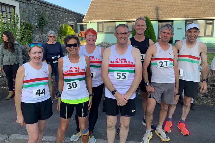 Sarn Helen runners at Ras Cil y Cwm