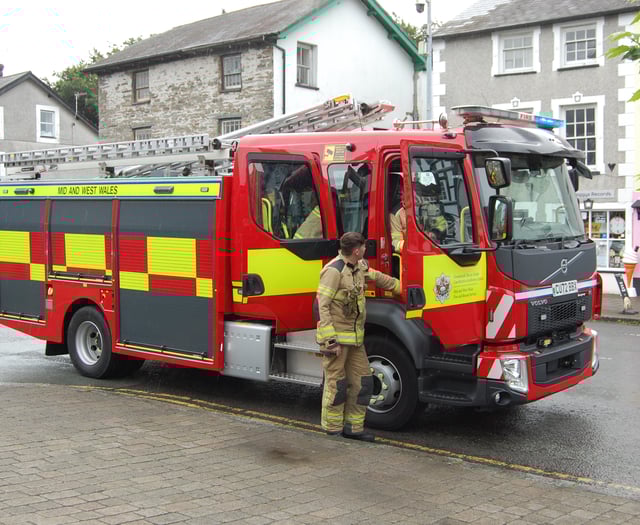 Breaking: Smoke fills Machynlleth shop due to faulty alarm system