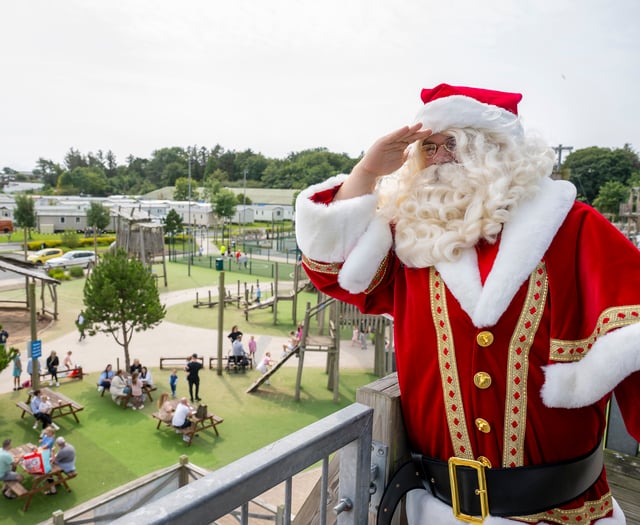 Father Christmas visits Pwllheli's Hafan y Mor
