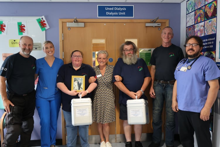 Members of the Llyn Bikers with Renal team members donating the equipment
