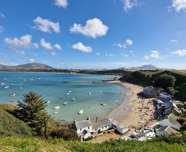 Porthdinllaen volunteers raise funds