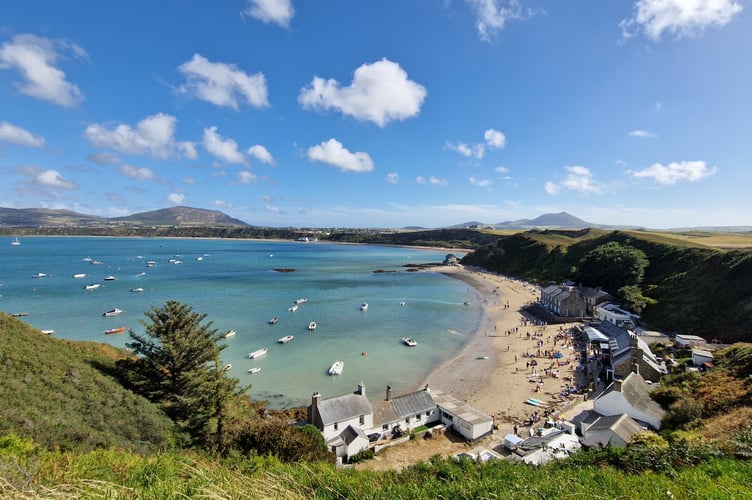 Busy Porthdinllaen