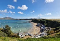Porthdinllaen effort raises nearly £1,000