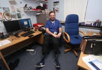 Aber surgeon who had legs amputated as part of fantasy is struck off