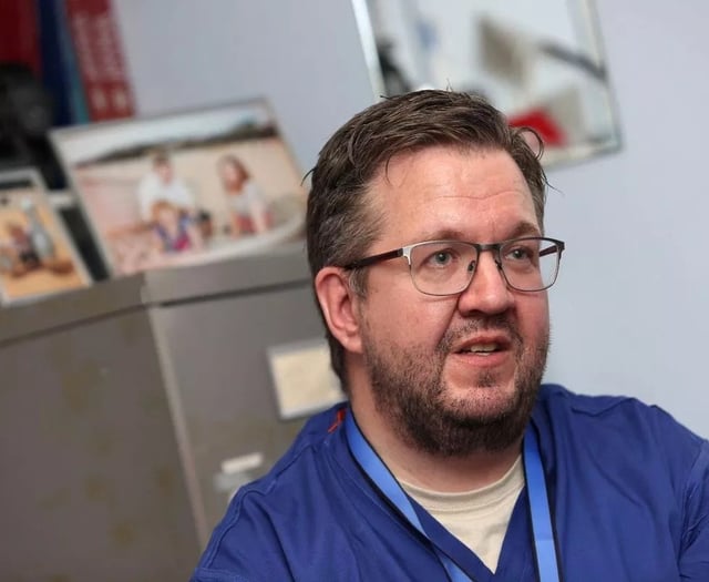 Penrhyn-coch surgeon admits fraud over amputation of his own legs