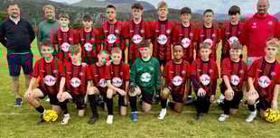 Porthmadog juniors thank sponsors for smart new kits