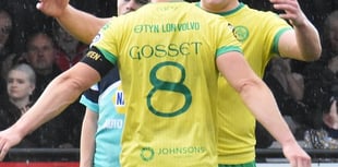 Caernarfon still on top after tough battle against Barry