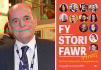 Newyddiadurwyr Cymru yn datgelu'r gwir am ohebu mewn llyfr newydd