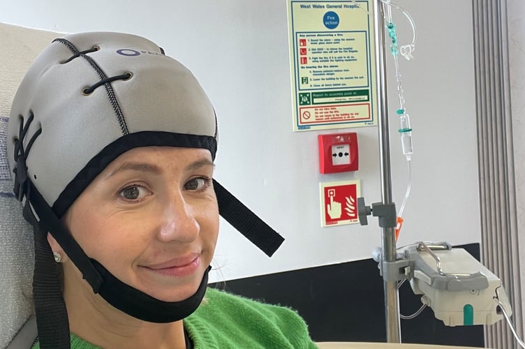 Mari Grug using one of the scalp coolers
