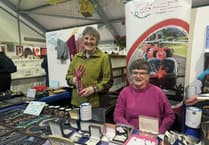 Merched y Wawr yn codi ychydig dros £26,000 ar gyfer Ambiwlans Awyr Cymru