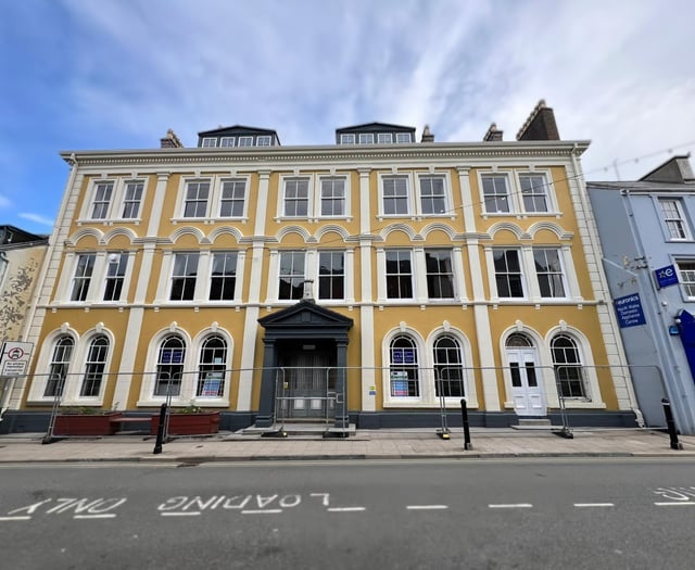 Pwllheli share scheme building transformed, thanks to community