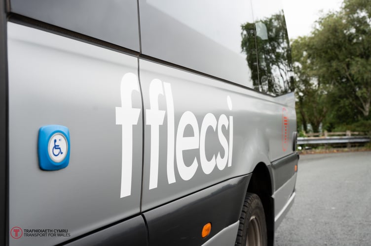 Fflecsi bus