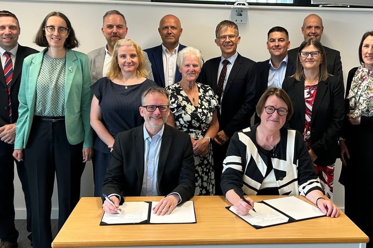Hywel Dda University Health Board and University of Wales Trinity Saint David signed a Memorandum of Understanding 
