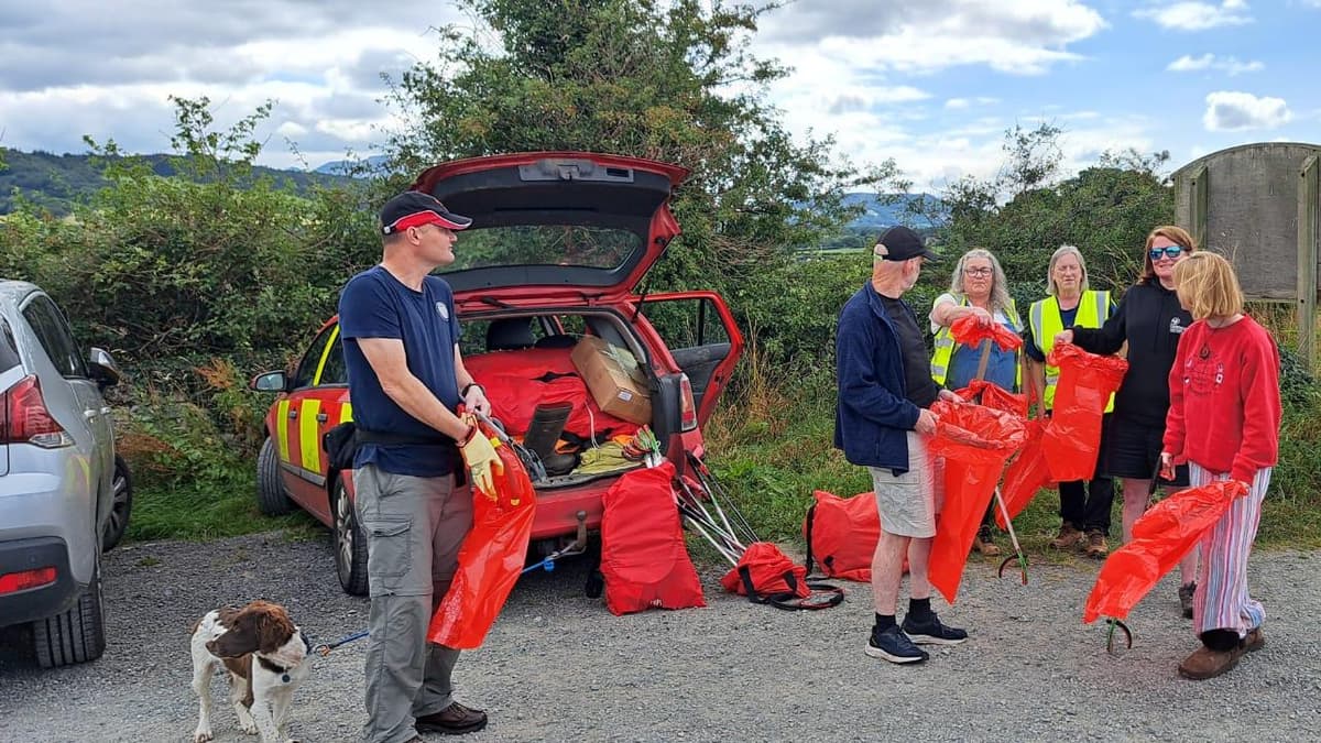 Gwynedd Volunteers Triumph in Summer Litter Picking Campaign | Camb...