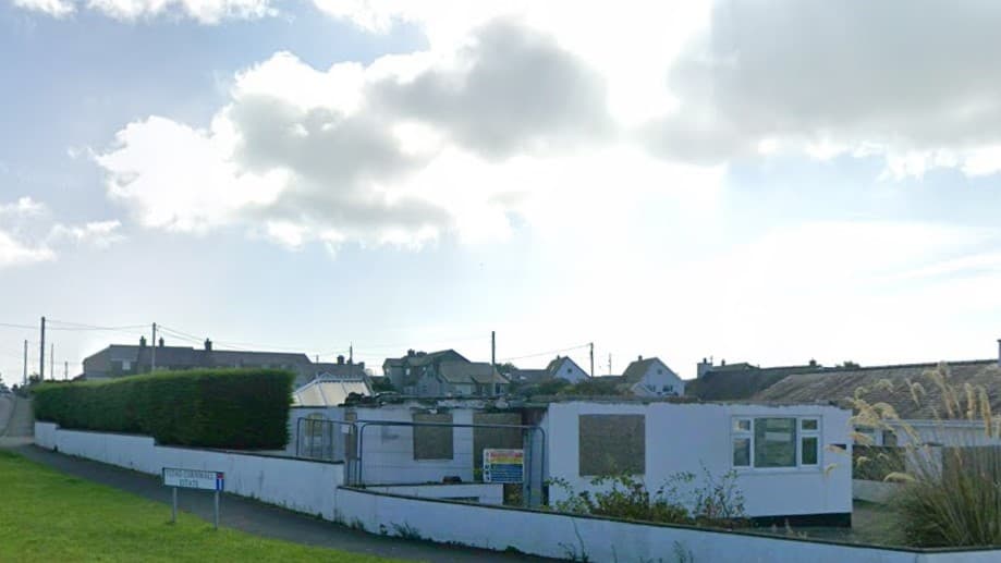 Fire-damaged Llŷn Peninsula Home Could Be Replaced by Dormer Bungal...