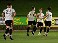 Lakesiders throw away lead twice