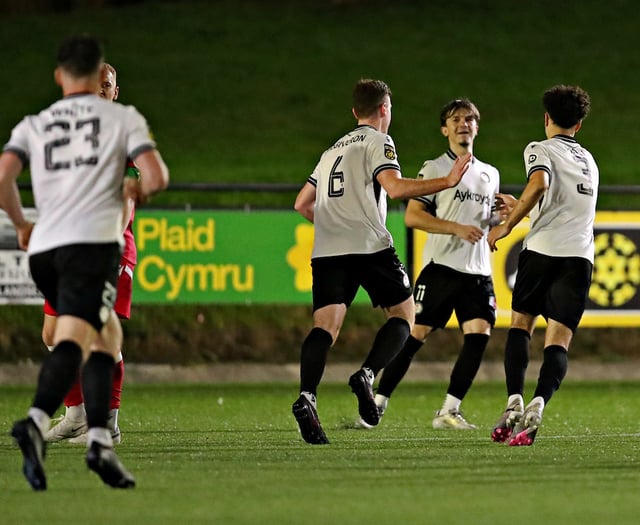Lakesiders throw away lead twice