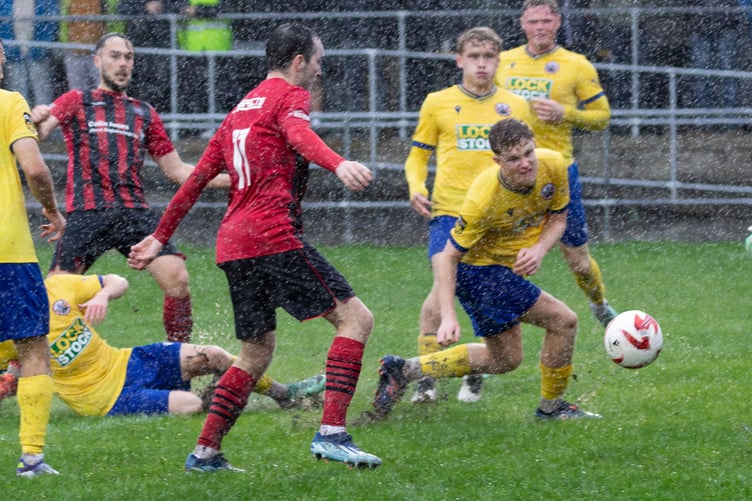 Shaun Cavanagh scores for Porthmadog