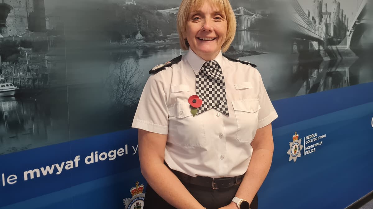 North Wales Police Shift From 101 Calls to Online Crime Reporting |...