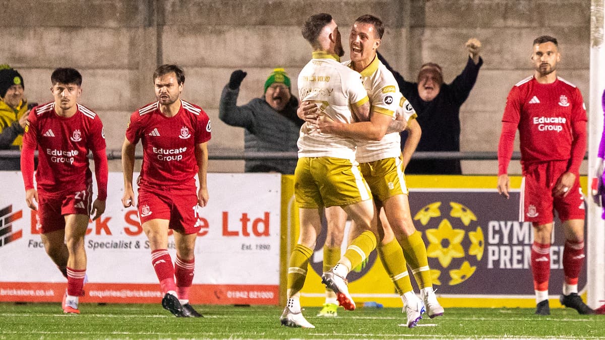 Caernarfon Triumph Over Connahs Quay Nomads in Cymru Premier | Camb...