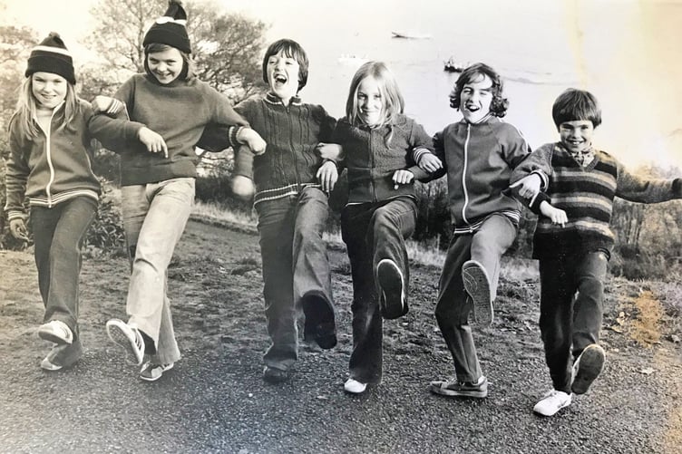 Mae dros miliwn wedi ymweld â Gwersyll Glan-llyn dros y blynyddoedd